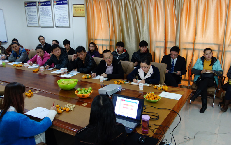 亚美体育第四届客户沙龙及网络营销分享会于2013年10月23日举行，30余家客户参加了本次沙龙和讲座，并给予高度赞许和认可。事实证明，亚美体育在不断强化产品和服务品质的同时，亚美体育还持续不断加强对客户网站运营和营销推广上的支持。选择亚美体育，就是选择了一条通往新媒体营销和电子商务的捷径。
